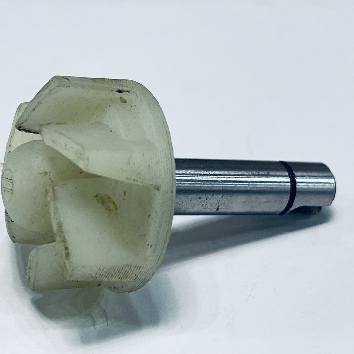 82085_P : IMPELLER SHAFT ASSEMBLY ABS/ NYLON