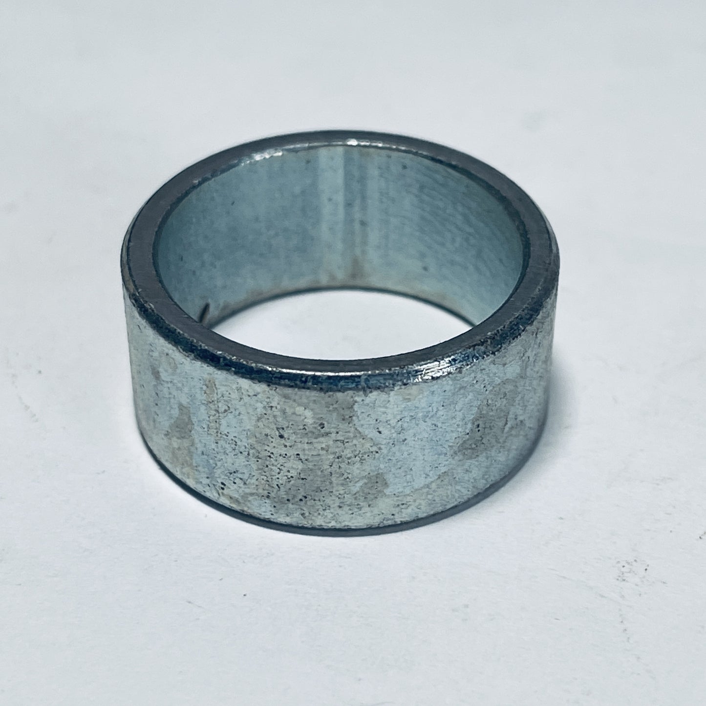 4914-16 : Spacer 1.000id 12g .562L Zinc Plated