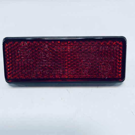 82677 : REAR REFLECTOR - RED