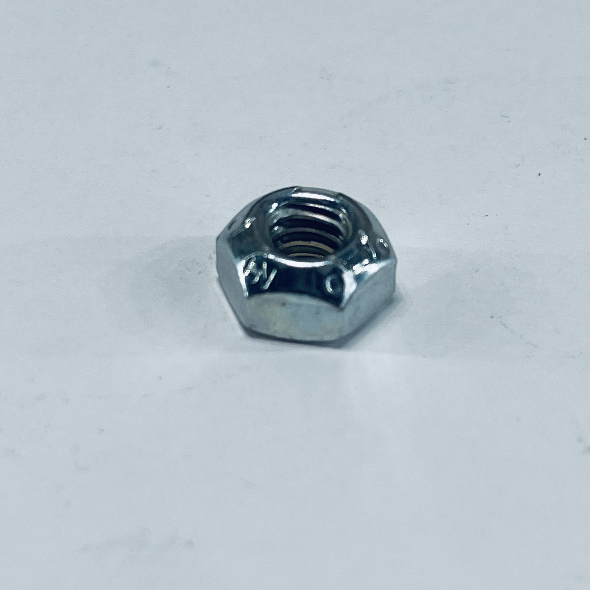 9057 : Nut 1/4-20 Tl Z