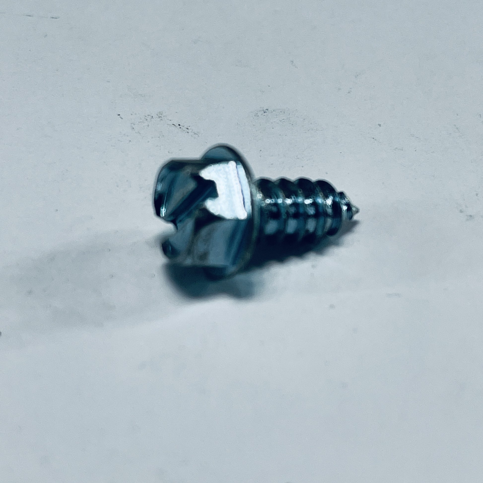 9796 : BOLT NBR 12-24 X .500 SELF TAPPING Z