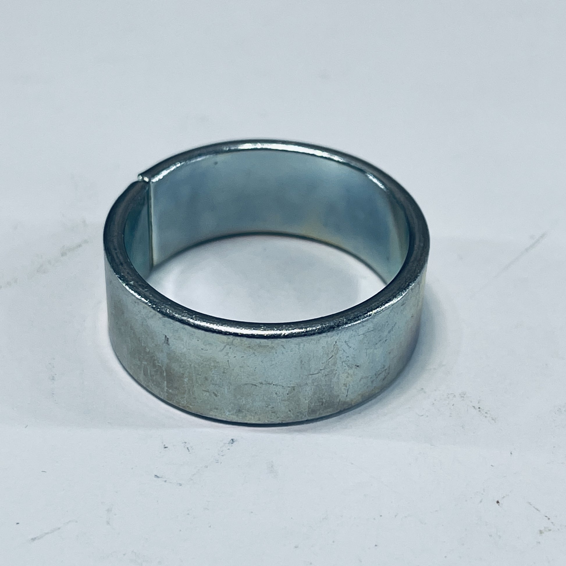 1082 : SPACER 1.000ID 14G .438L Z SPLIT