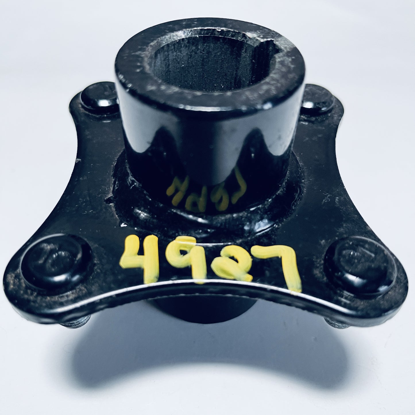 4927 : Wheel Hub w/ Studs Installed 1in Bore - Keyway