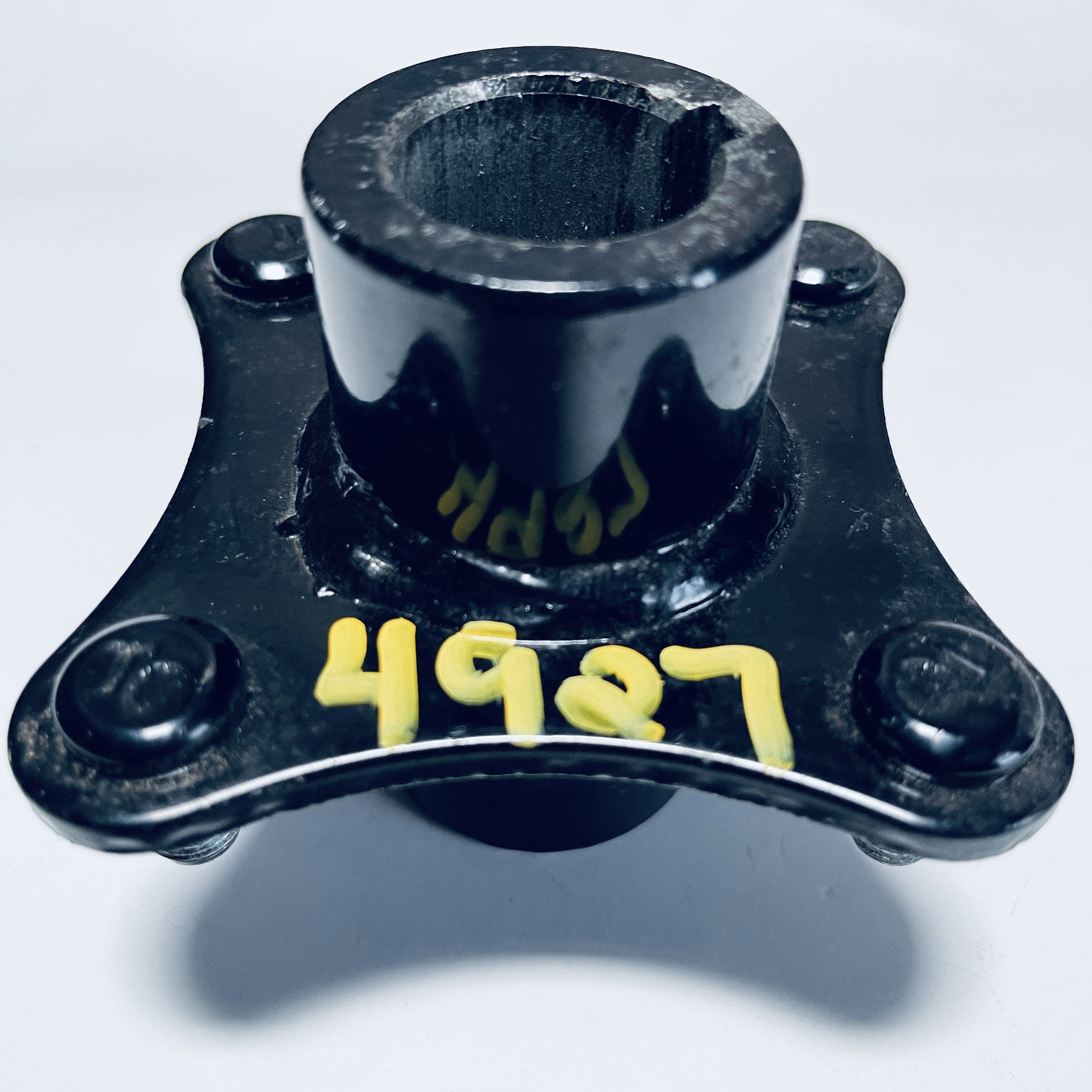 4927 : Wheel Hub w/ Studs Installed 1in Bore - Keyway