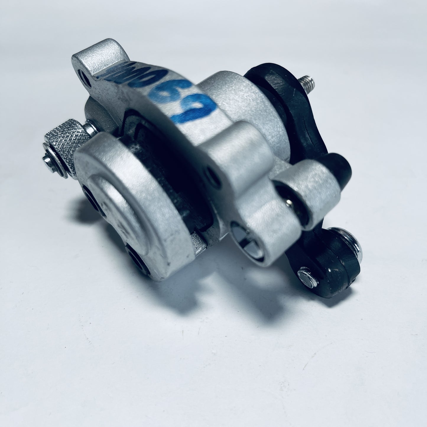 Y00069 : CALIPER ASSEMBLY